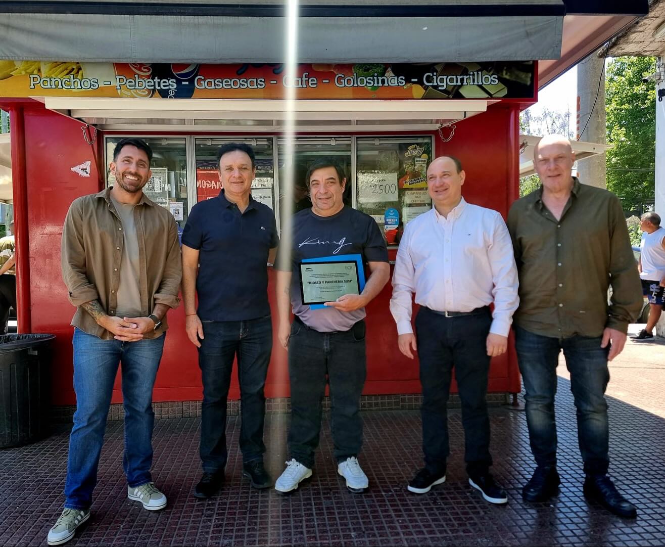 La panchería Susi fue homenajeada por sus más de 60 años en José León Suárez